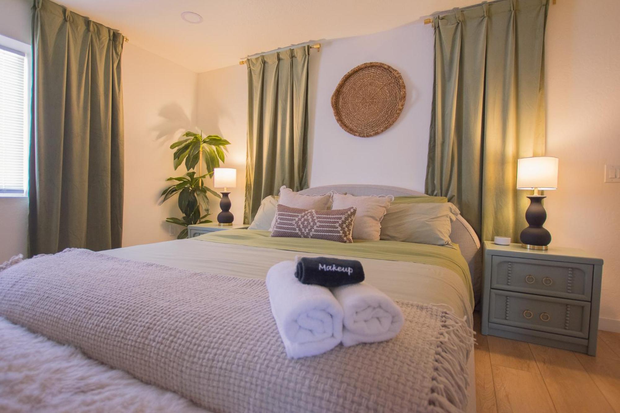 Villa Bohemian Chic An Eclectic Escape-Hot Tub-Pet Friendly-No Pet Fees! Albuquerque Exterior foto